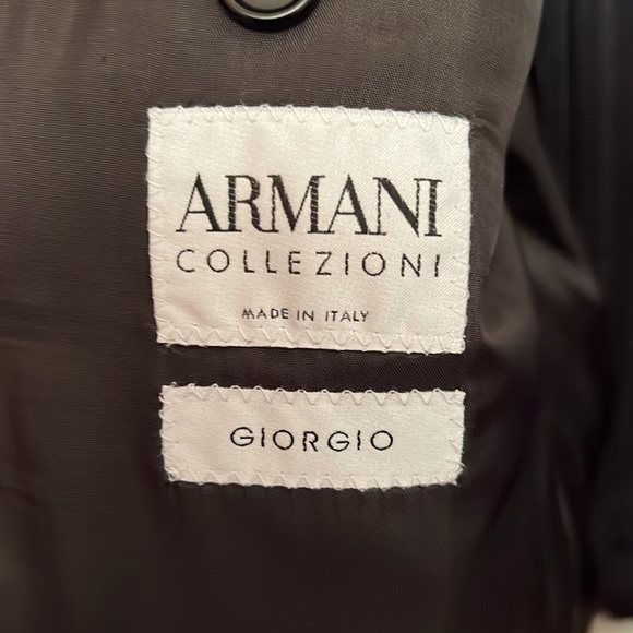 Armani Collezioni 46R Single Breasted Gray Striped Suit. - Picture 2 of 2